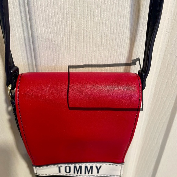TOMMY HILFIGER Julia Coated Cotton Canvas iPhone Crossbody Mini Sized Bag - Picture 11 of 16